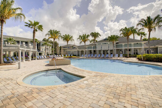 Arbor Glen Apartments in Lakeland, FL - Building Photo - Building Photo