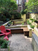 2306 Spruce St in Philadelphia, PA - Building Photo - Building Photo