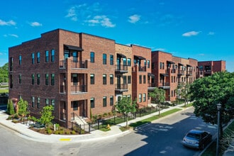 The Village Flats in Tulsa, OK - Foto de edificio - Building Photo