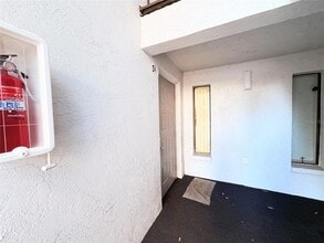 8213 Sun Spring Cir, Unit 31 in Orlando, FL - Building Photo - Building Photo