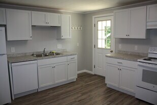 7906 Slayton Settlement Rd, Unit 12 in Gasport, NY - Building Photo