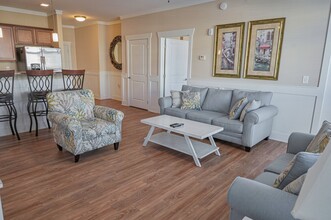 Grand View Luxury Apartments in Wilmington, NC - Building Photo - Building Photo