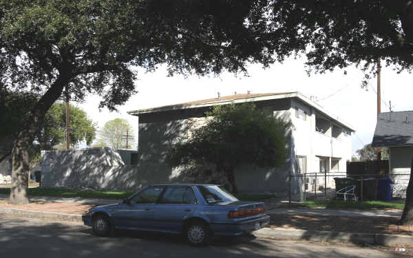 388 N 11th Ave in Upland, CA - Building Photo