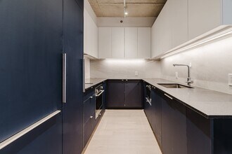 2180 Rue Sainte-Catherine E in Montréal, QC - Building Photo - Building Photo