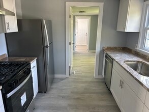 1048 Black Dr in Gainesville, GA - Building Photo - Building Photo