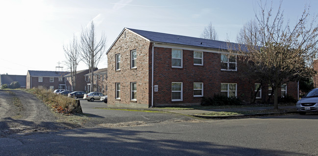 Manor Court Apartments