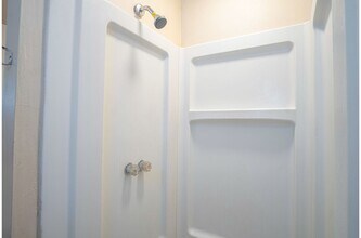 231 Cactus-Unit -231 Cactus St B in San Antonio, TX - Foto de edificio - Building Photo