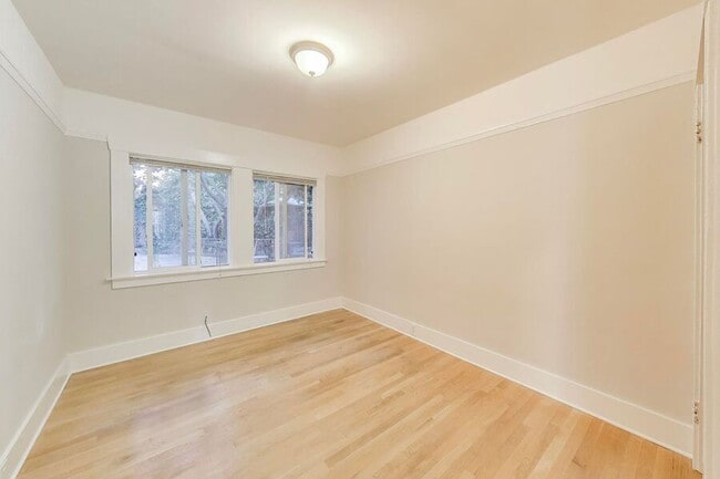 22 Yosemite Ave in Oakland, CA - Building Photo - Building Photo