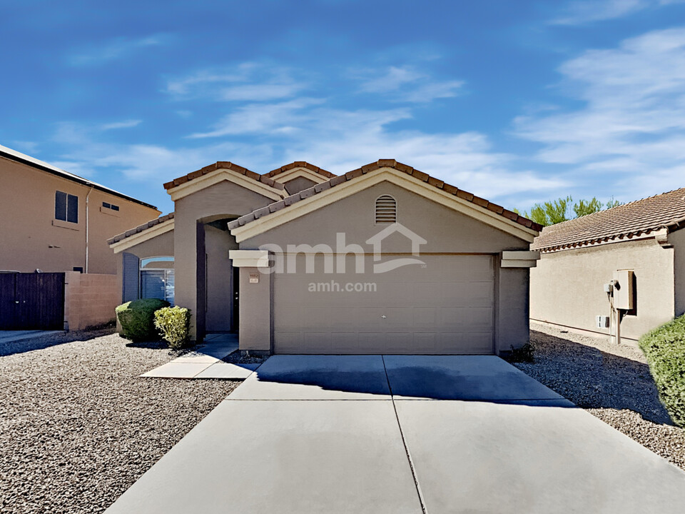 15952 W Vogel Ave in Goodyear, AZ - Building Photo