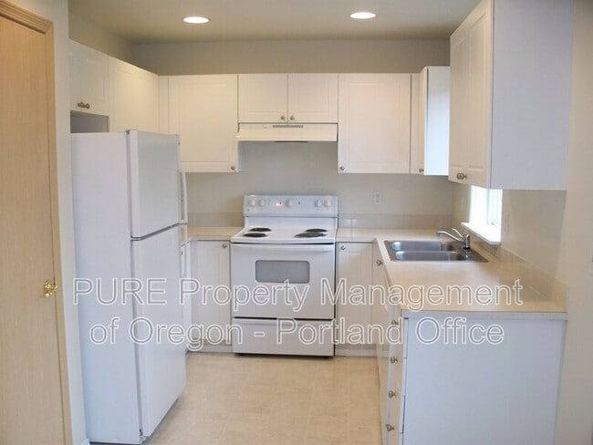 3633 NE 158th Ave in Portland, OR - Building Photo - Building Photo