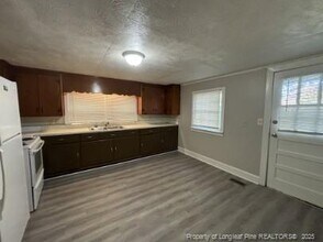 1102 Southern Ave in Fayetteville, NC - Building Photo - Building Photo