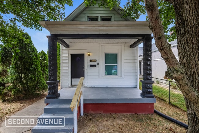 property at 122 S Longworth Ave