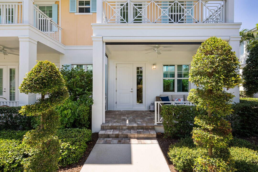 310 Inlet Waters Cir in Jupiter, FL - Building Photo