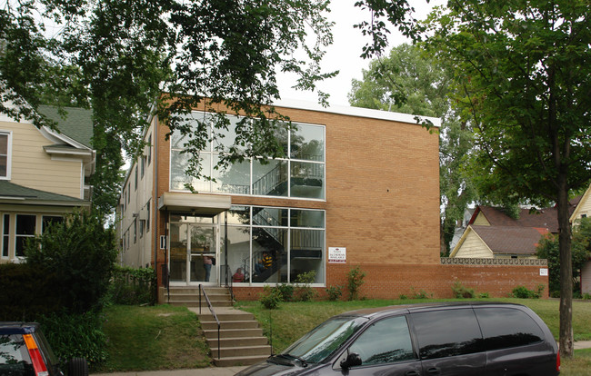 3312 Pillsbury Ave in Minneapolis, MN - Foto de edificio - Building Photo