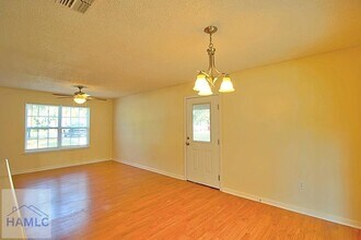 1080 Ricade Dr in Hinesville, GA - Foto de edificio - Building Photo