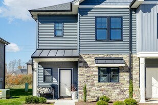 71 Warwick Dr in Lynchburg, VA - Building Photo