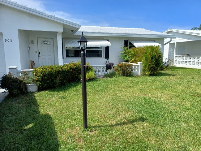 property at 903 SW 6th Ave