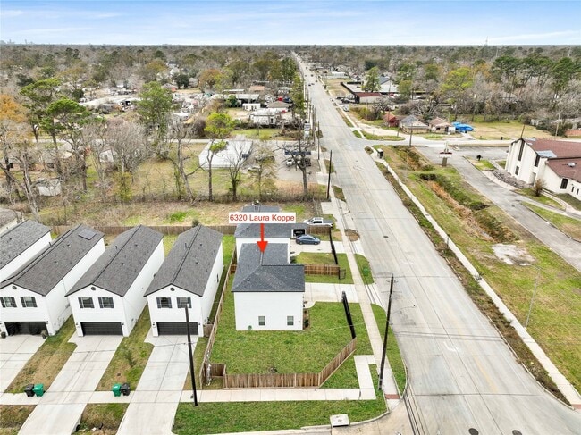 6320 Laura Koppe Rd in Houston, TX - Building Photo - Building Photo