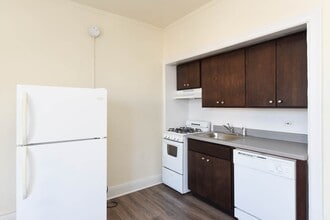 3335 W Diversey Ave in Chicago, IL - Building Photo - Building Photo