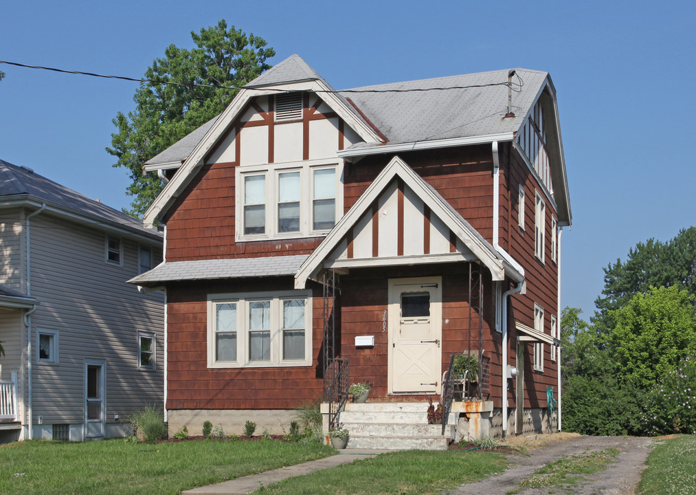 3605 Robb Ave in Cincinnati, OH - Building Photo