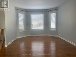 39 McGibbon Blvd in Kawartha Lakes, ON - Building Photo - Building Photo