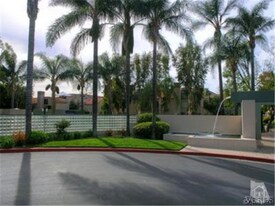 1109 Tivoli Ln, Unit 131 in Simi Valley, CA - Building Photo