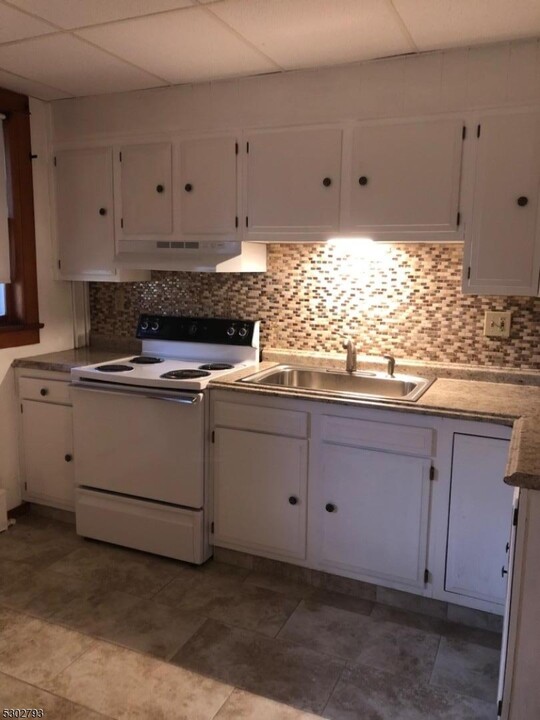180 Summit Ave-Unit -2 in Phillipsburg, NJ - Building Photo