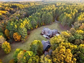 1070 Riverwalk Point in Bishop, GA - Building Photo