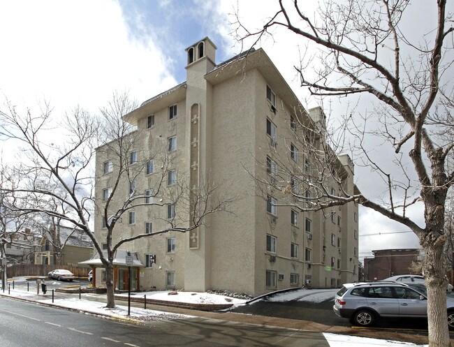 Monterey Plaza Apartments in Denver, CO - Foto de edificio - Building Photo