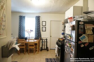 7 Walnut St, Unit 1 in Newton, MA - Building Photo - Building Photo