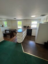 144 East Side Pkwy-Unit -3 in Newton, MA - Building Photo - Building Photo