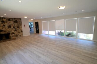 3180 Watt Ave in Sacramento, CA - Building Photo - Building Photo