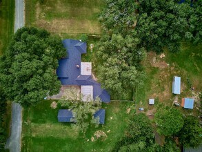 16022 Clarence St in Needville, TX - Building Photo - Building Photo