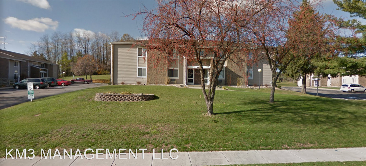 2842 Village Rd in Portage, WI - Building Photo