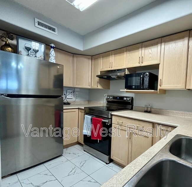 property at 3115-3115 De Montreuil Ct