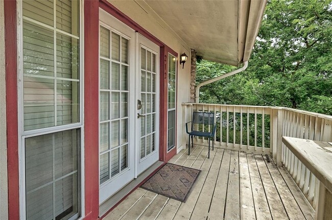 property at 1510 W 6th St