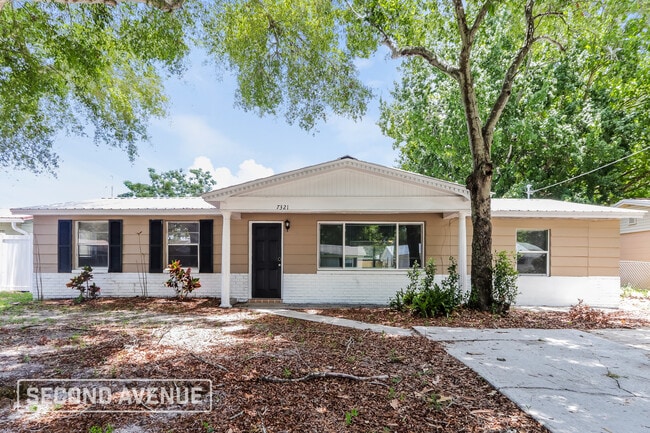 7321 Coventry Dr in Port Richey, FL - Building Photo - Building Photo