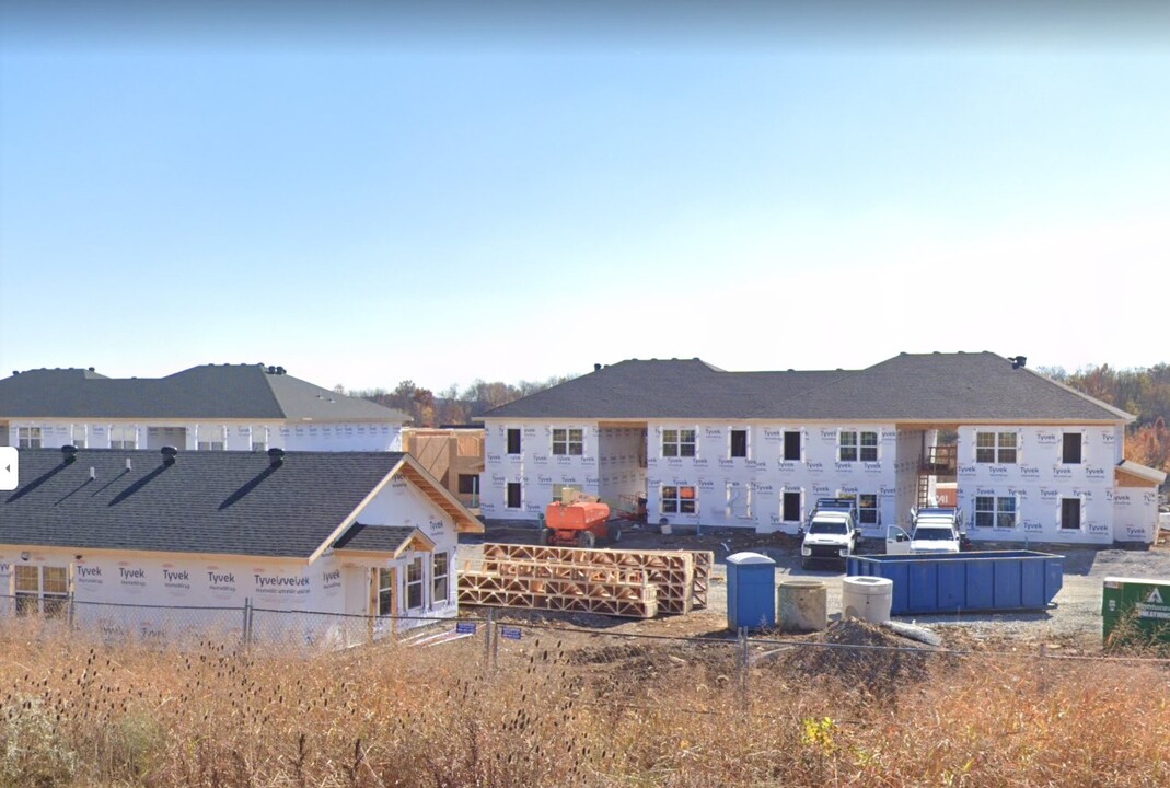 Madeline Manor in Lawrenceburg, KY - Building Photo