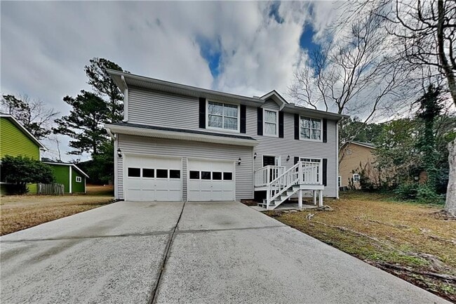 property at 2940 Trotters Pointe Dr