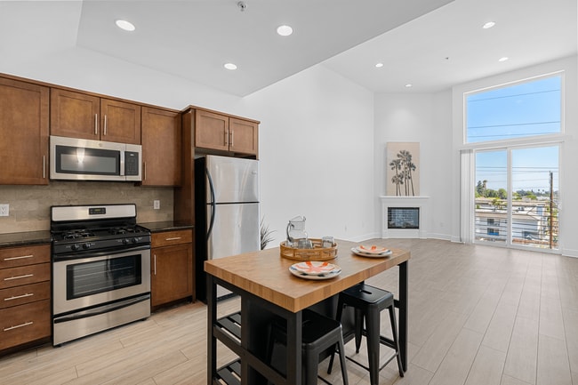 The Social Apartments in North Hollywood, CA - Building Photo - Building Photo