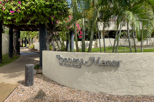 Poinciana Manor in Kailua, HI - Foto de edificio - Building Photo