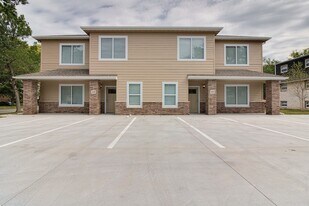 931-931 Fremont St in Manhattan, KS - Building Photo