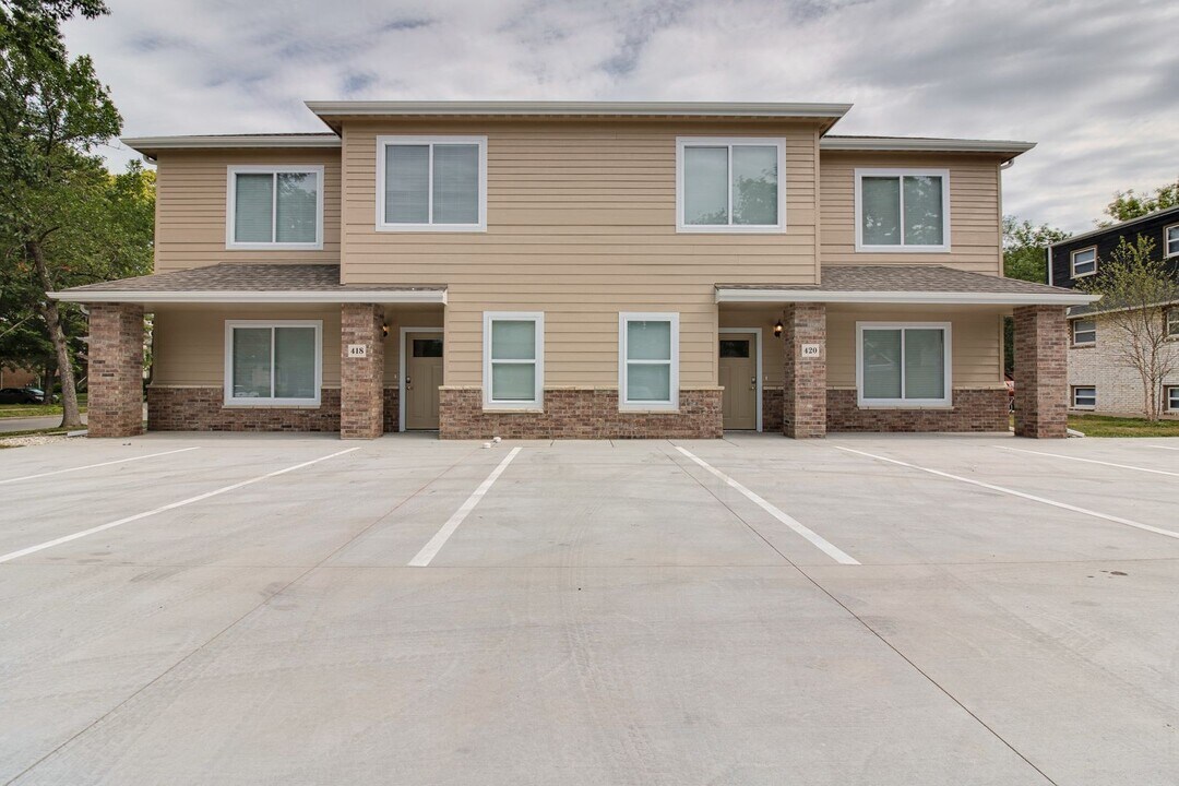 931-931 Fremont St in Manhattan, KS - Building Photo