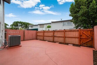 6929 SW 110th Ave in Miami, FL - Building Photo - Building Photo