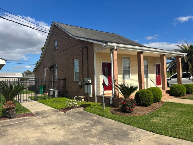 2130 Morgan St, Unit Apartment B, Unit Apartment B