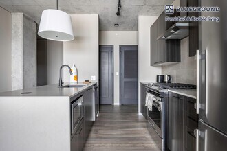 939 W Washington Blvd in Chicago, IL - Foto de edificio - Building Photo