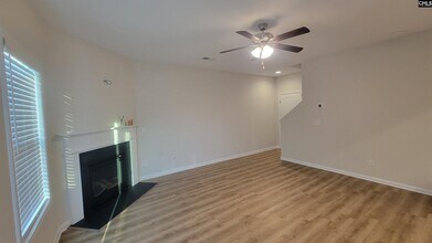 735 Bustling Br Ln in Elgin, SC - Building Photo - Building Photo