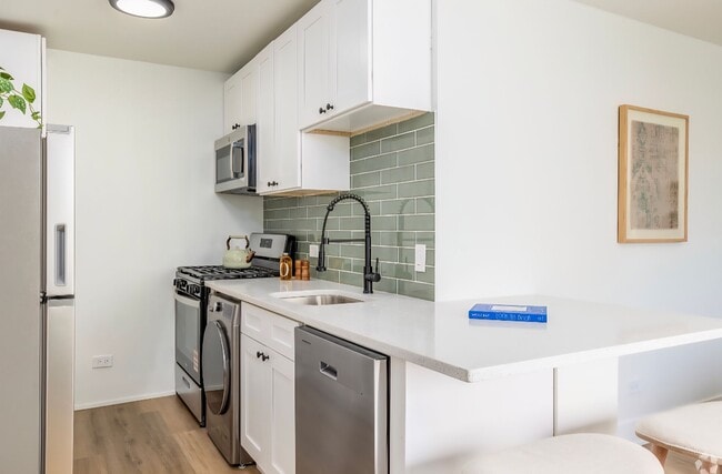 Gentry Manor Apartments in Glen Ellyn, IL - Foto de edificio - Building Photo