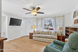 1114 6th Ave in Wall Township, NJ - Building Photo - Building Photo