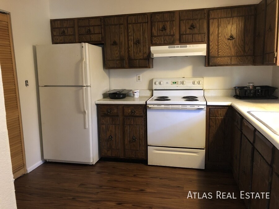 1017 Delaware Dr in Colorado Springs, CO - Building Photo